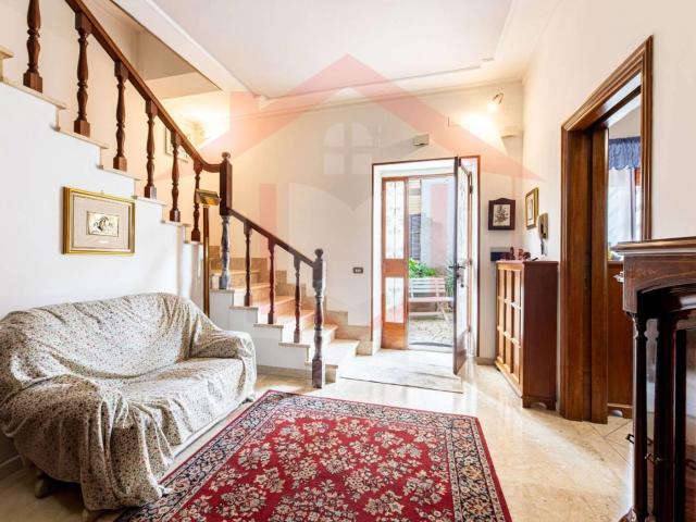 Affittasi Villa, Ampia stanza Singola Quartiere Rebibbia vicino METRO B Annunci Roma, Zona Ponte Mammolo Rif.626361