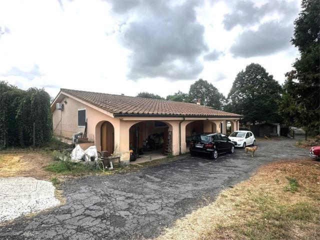 Affittasi Villa, AFFITTASI VILLA ZONA CAMPAGNANO DI ROMA Annunci Roma Roma Rif.596281