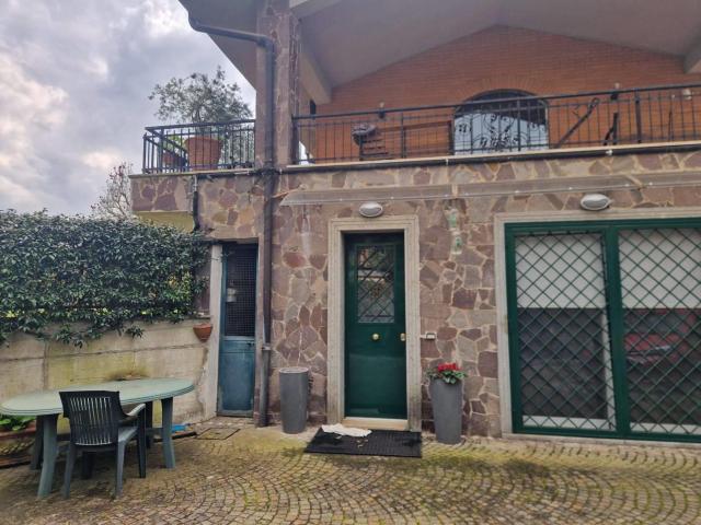 Affittasi Villa, Appartamento in villa Annunci Roma, Zona Casal Boccone Rif.641342