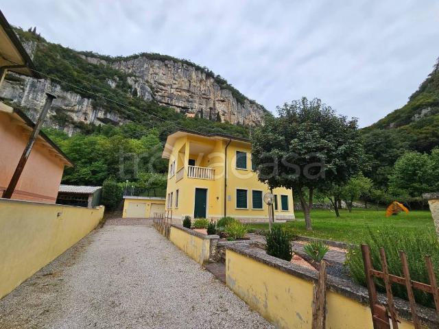 Affittasi villa bifamiliare a Longare via La Vallà, 33, Lumignano