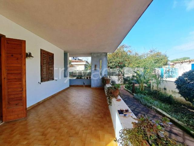 Affittasi villa bifamiliare a Siracusa via degli Zaffiri, Plemmirio