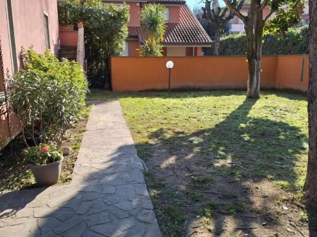 Affittasi Villa, MAGGIO E GIUGNO OCCASIONE AFFITTO VILLA UNIFAMILIARE Annunci Fiumicino, Frazione Fregene Rif.643667