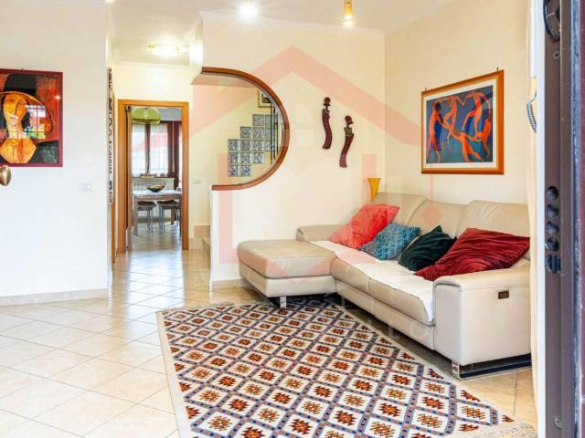 Affittasi Villa, Settecamini Stanza singola in villetta a schiera Annunci Roma, Zona Settecamini Rif.626359