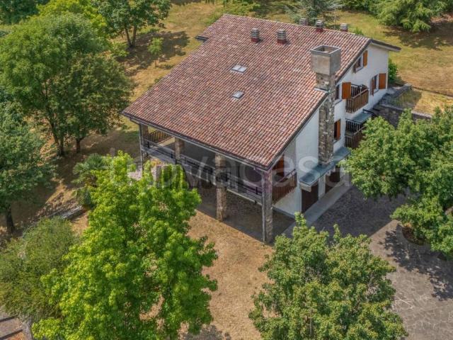 Affittasi villa singola a Canossa