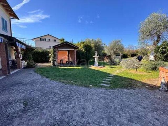 Affittasi villa singola a Luni via Dogana, 54