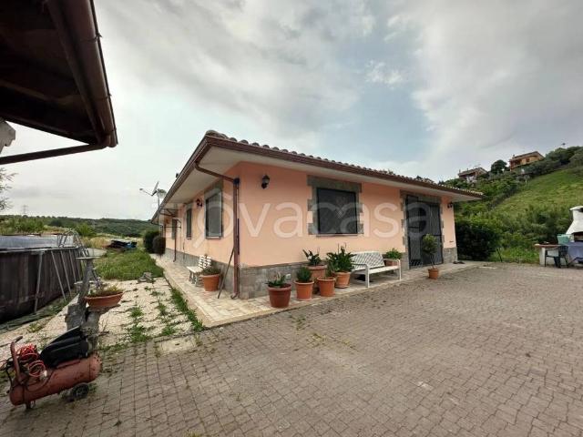 Affittasi villa singola a Palombara Sabina