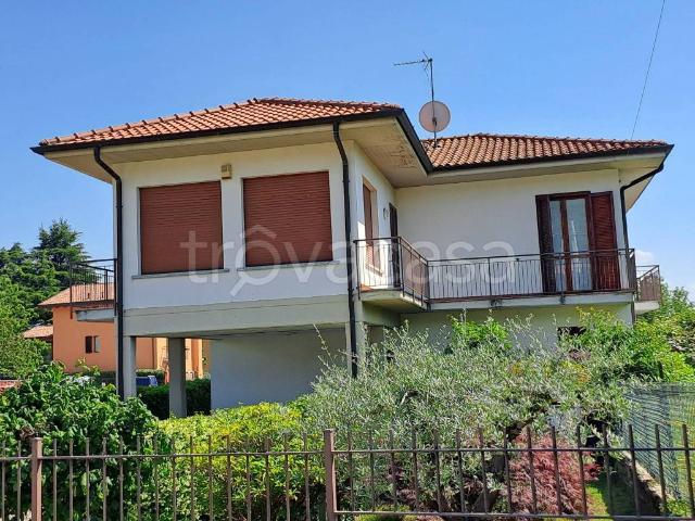 Affittasi villa singola ad Albavilla via Saruggia