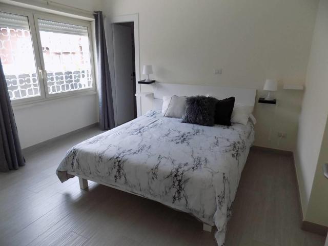 Affittasi Villa, STANZE IN AFFITTO VILLA LUXURY Annunci Roma Roma Rif.634985