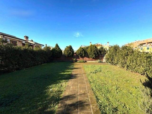 Affittasi Villa, VILLA CERVETERI Annunci Cerveteri Roma Rif.637563