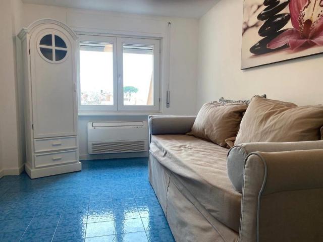 Affittasi Villa, VILLA DI RAPPRESENTANZA DISPONIBILE MAGGIO E GIUGNO Annunci Fiumicino, Frazione Fregene Rif.644057