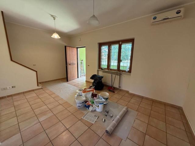 Affittasi Villa, Villa unifamiliare Annunci Roma Roma Rif.648869