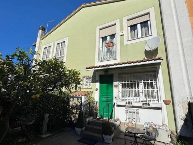 Affittasi Villa, Villino in affitto a Roma, Casalpalocco Annunci Roma, Frazione Casal Palocco Rif.634280