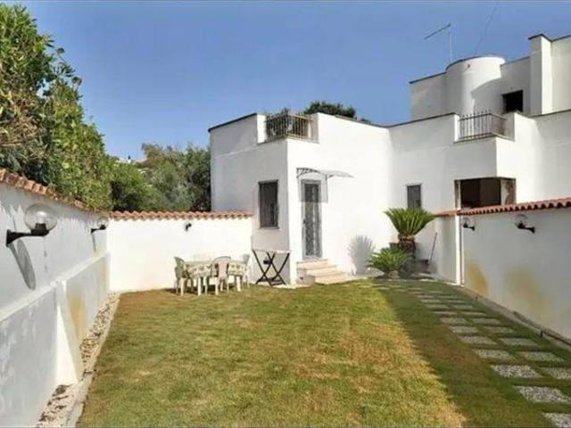 Affittasi Villetta a schiera, FOCENE: VILLETTA CON GIARDINO PER AFFITTO TRANSITORIO Annunci Fiumicino, Frazione Focene Rif.639886