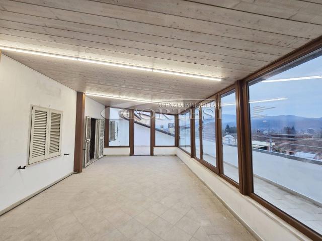 Affitto Attico Ristrutturato a Nuovo con due camere e Terrazzo di mq 150 con Veranda