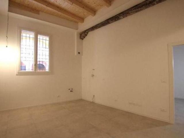 Affitto Appartamento da 60 mq in VIA UGO BASSI
