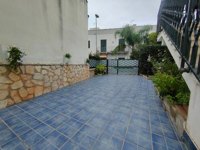 Affitto Appartamento, in zona MONDELLO, PALERMO