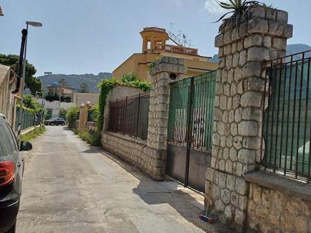 Affitto Appartamento, in zona MONDELLO, PALERMO