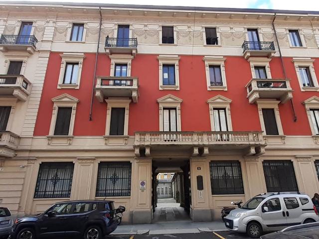 Affitto Appartamento, in zona MONTENERO, MILANO
