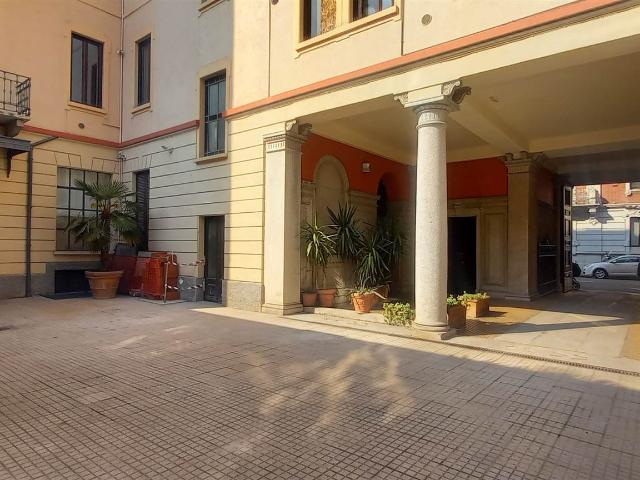 Affitto Appartamento, in zona MONTENERO, MILANO