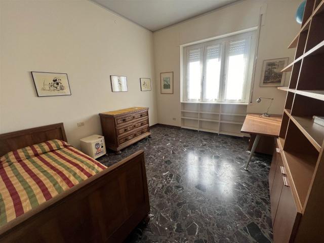 Affitto Appartamento, in zona MONTENERO, MILANO