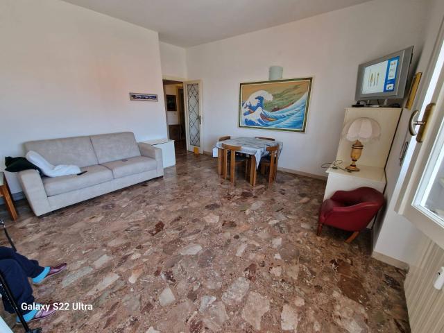 Affitto Appartamento, in zona OSTIA, ROMA