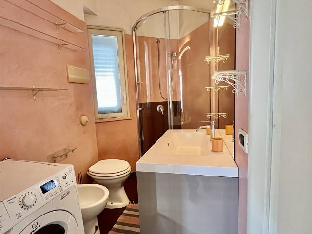 Affitto Appartamento, in zona ACQUASANTA, PALERMO