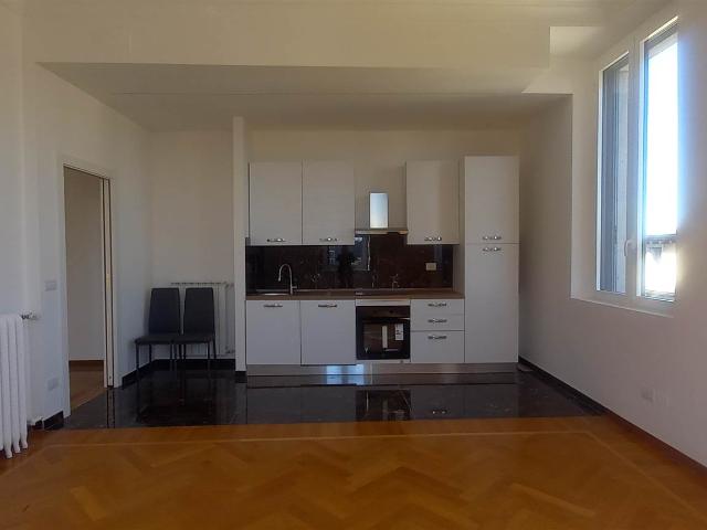 Affitto Appartamento, in zona CADORE, MILANO