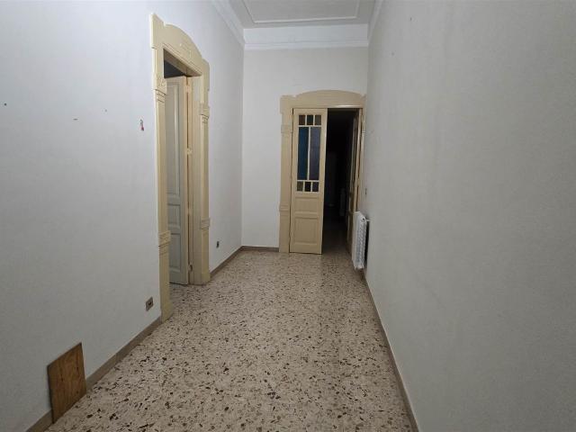 Affitto Appartamento, in zona CAIROLI / SAN MARTINO / TRIBUNALE, MESSINA