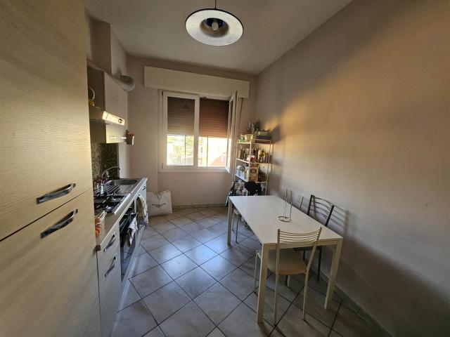 Affitto Appartamento, in zona CAREGGI, FIRENZE