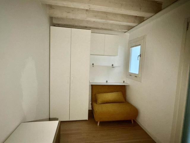 Affitto Appartamento, in zona CENTRO, TRIESTE