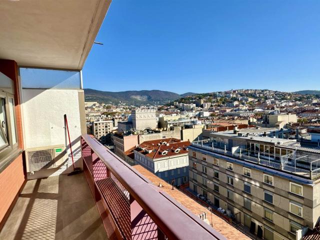 Affitto Appartamento, in zona CENTRO, TRIESTE
