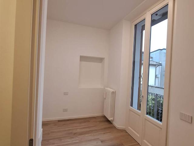 Affitto Appartamento, in zona CENTRO, DESENZANO DEL GARDA