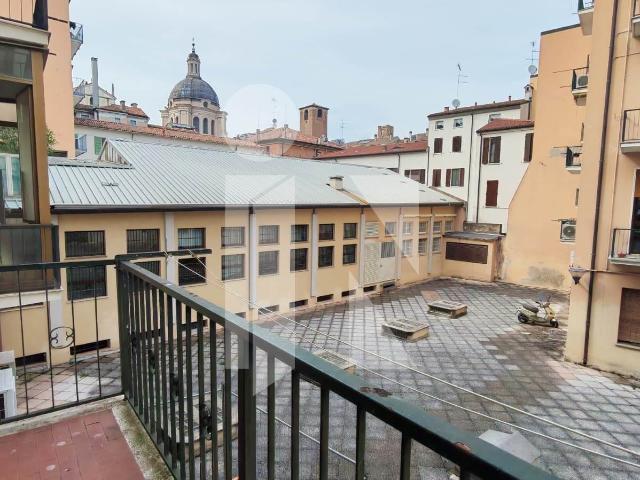 Affitto Appartamento, in zona CENTRO STORICO, MANTOVA