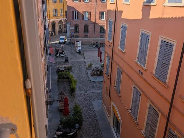 Affitto Appartamento, in zona CENTRO STORICO, MODENA
