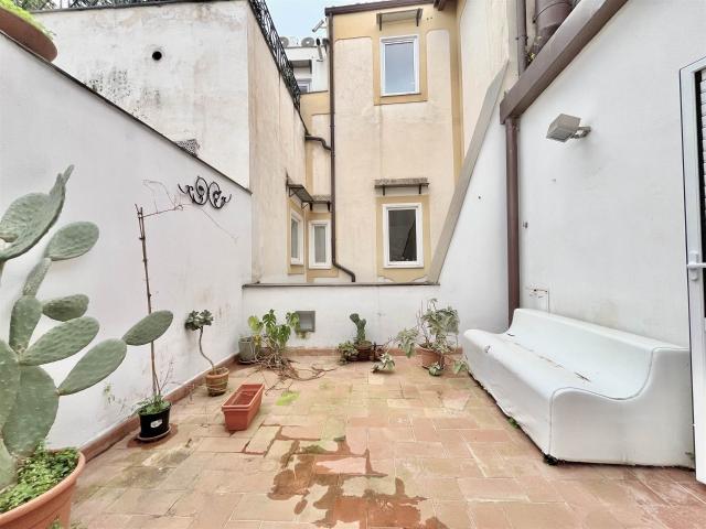 Affitto Appartamento, in zona CENTRO STORICO, PALERMO