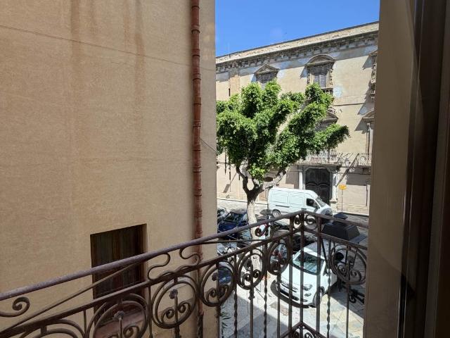 Affitto Appartamento, in zona CENTRO STORICO, TRAPANI