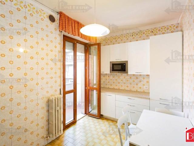 Affitto Appartamento, in zona CRESCENZAGO, MILANO