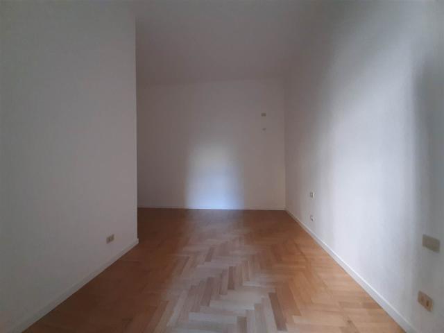 Affitto Appartamento, in zona INDIPENDENZA, MILANO