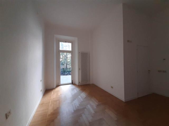 Affitto Appartamento, in zona INDIPENDENZA, MILANO