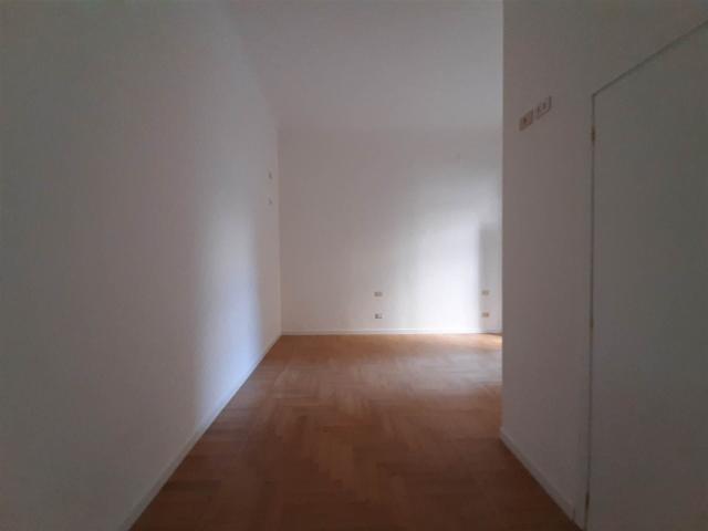 Affitto Appartamento, in zona INDIPENDENZA, MILANO