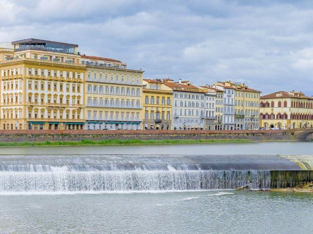 Affitto Appartamento, in zona LUNGARNO AMERIGO VESPUCCI, FIRENZE