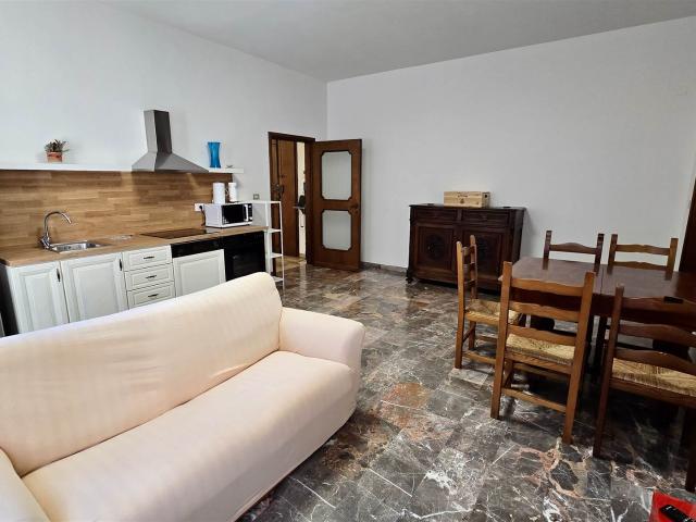 Affitto Appartamento, in zona LUNGARNO DEL PIGNONE, FIRENZE
