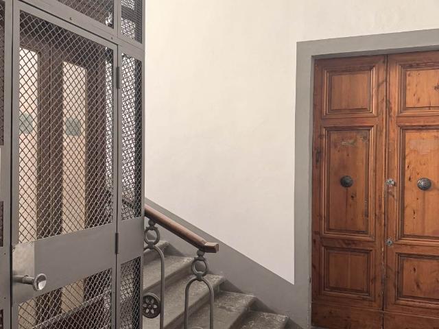Affitto Appartamento, in zona LUNGARNO DELLA ZECCA VECCHIA, FIRENZE