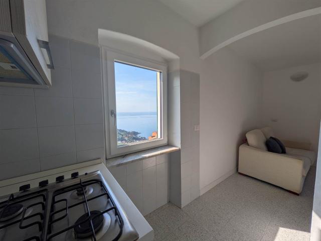 Affitto Appartamento, in zona LA SERRA, LERICI