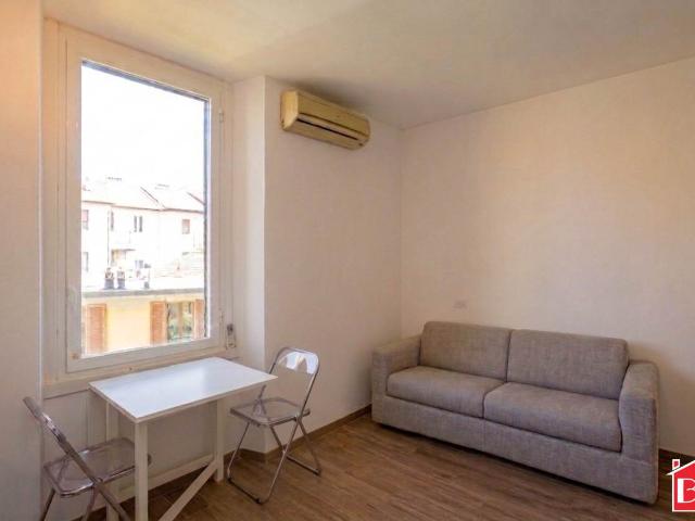 Affitto Appartamento, in zona PASTEUR, MILANO