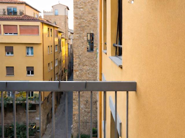 Affitto Appartamento, in zona PONTE VECCHIO, FIRENZE