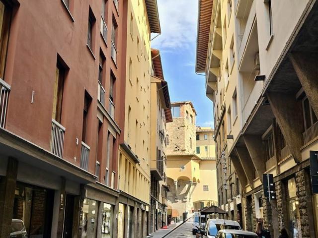 Affitto Appartamento, in zona PONTE VECCHIO, FIRENZE