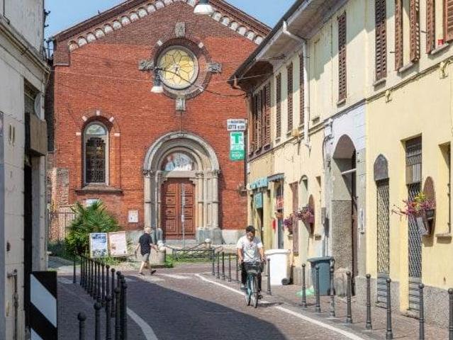 Affitto Appartamento, in zona QUINTO ROMANO, MILANO