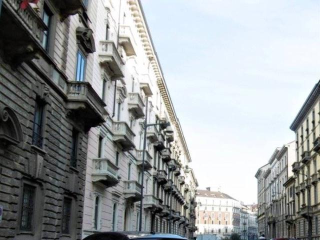 Affitto Appartamento, in zona REGINA GIOVANNA, MILANO
