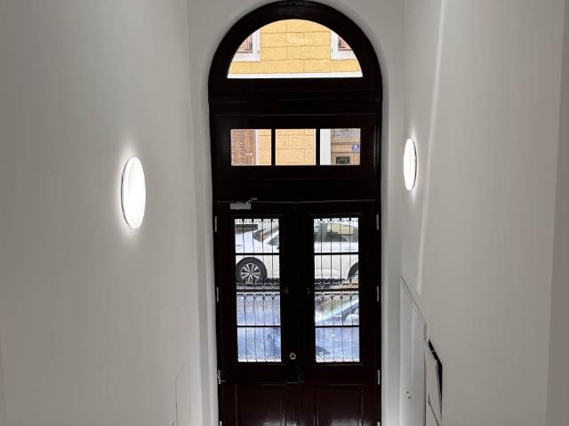 Affitto Appartamento, in zona ROIANO, TRIESTE